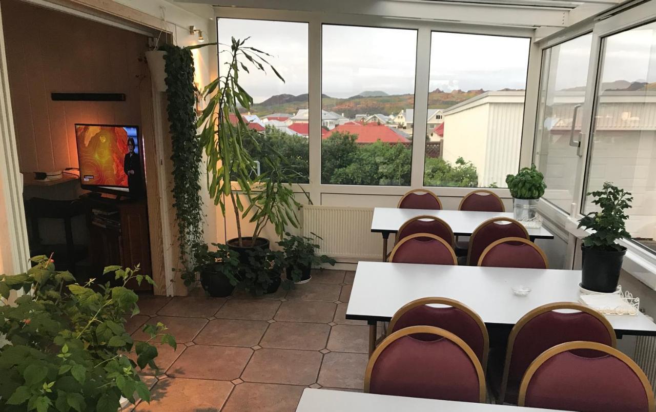 Guesthouse Arny Vestmannaeyjar Exterior foto
