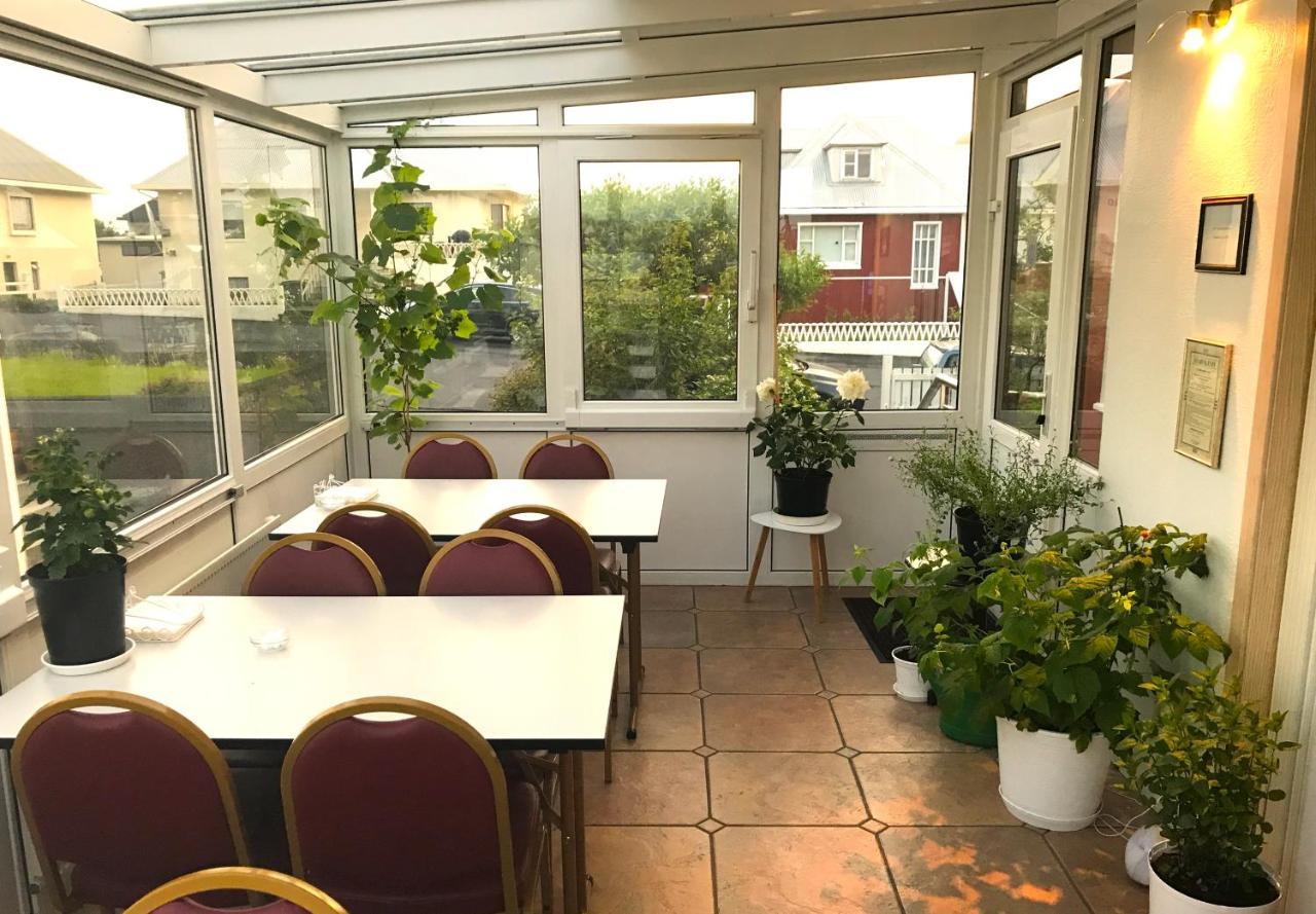 Guesthouse Arny Vestmannaeyjar Exterior foto